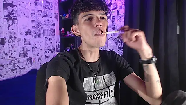 Snapshot of Mickey_Magic chatting on November 2025 04:12:02 AM Mickey Magic online show from November 2025 04:12:02 AM