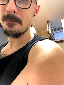 AssHunter4k online show from November 2025 09:31:02 AM