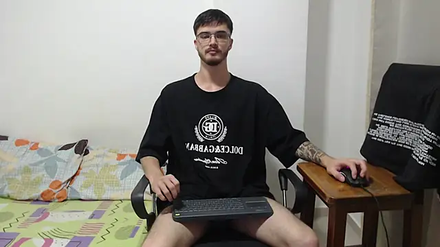 Aleex Miller online show from November 2025 02:06:01 AM