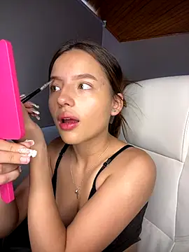 Sofia18 pinkk online show from October 2025 07:47:01 PM