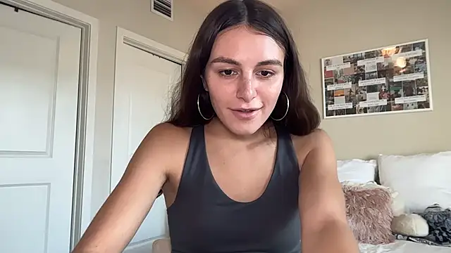 graciesmith27 online show from April 2026 09:38:02 PM