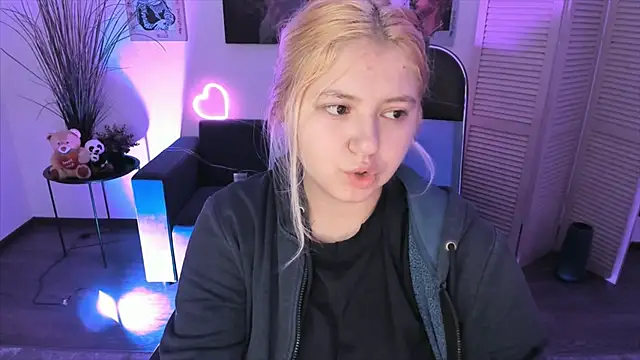 DiaAngell online show from November 2025 07:46:02 PM