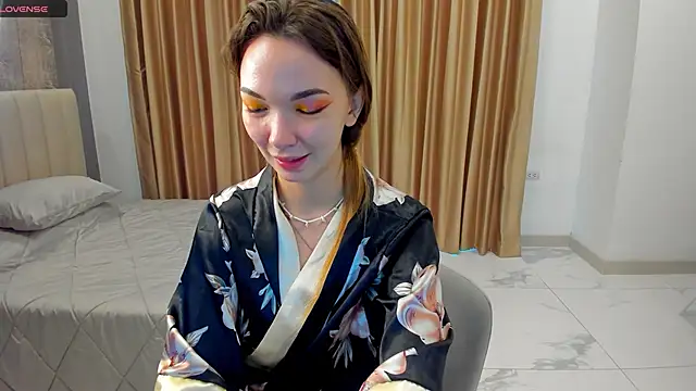 Snapshot of SusannJohnson chatting on November 2025 12:20:02 AM SusannJohnson online show from November 2025 12:20:02 AM