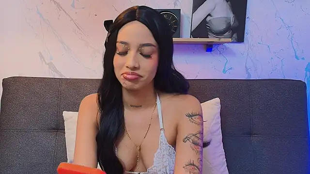 Snapshot of Paulina_Lopezz chatting on June 2026 05:21:01 AM Paulina Lopezz online show from June 2026 05:21:01 AM