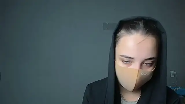 Eva Gloryy online show from October 2025 09:18:02 AM