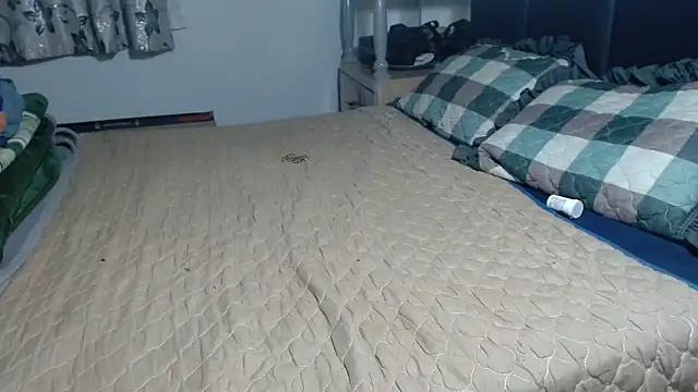 bubblendz1988 online show from October 2025 04:42:01 PM