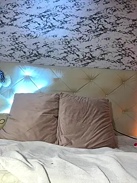 Snapshot of Lili__taylor chatting on December 2025 01:54:02 AM Lili taylor online show from December 2025 01:54:02 AM