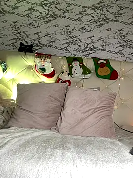 Snapshot of Lili__taylor chatting on December 2025 02:19:01 AM Lili taylor online show from December 2025 02:19:01 AM