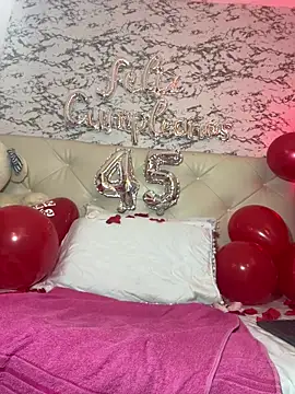 Snapshot of Lili__taylor chatting on February 2026 10:58:02 PM Lili taylor online show from February 2026 10:58:02 PM