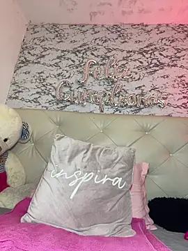 Snapshot of Lili__taylor chatting on February 2026 12:53:01 AM Lili taylor online show from February 2026 12:53:01 AM