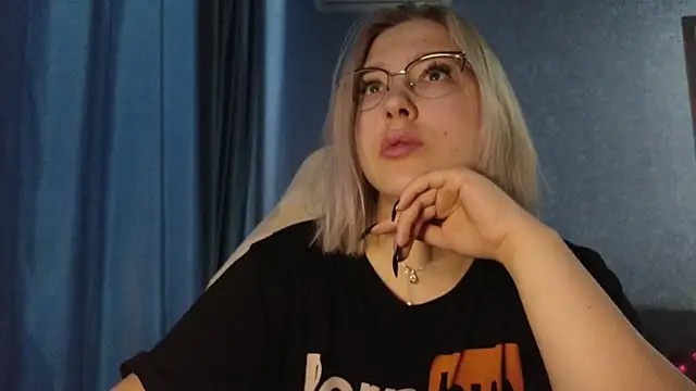 HotBrandyX online show from November 2025 04:45:02 AM