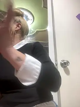 viktoria davis  online show from January 2026 10:34:01 PM