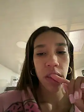 Snapshot of zoe_storm chatting on January 2025 07:06:01 PM zoe storm online show from January 2025 07:06:01 PM