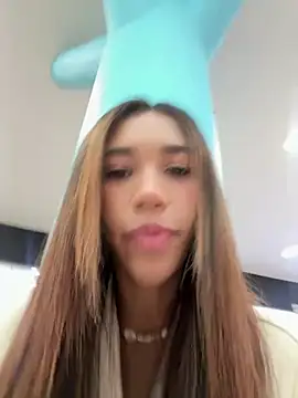 Snapshot of zoe_storm chatting on January 2025 07:37:01 PM zoe storm online show from January 2025 07:37:01 PM