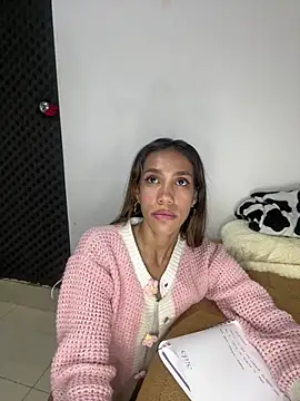 Snapshot of zoe_storm chatting on March 2025 03:50:01 AM zoe storm online show from March 2025 03:50:01 AM