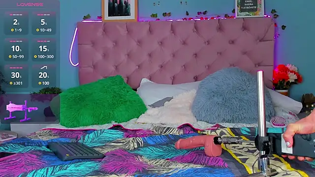 Snapshot of Samantha_Rolon chatting on January 2025 06:23:02 AM Samantha Rolon online show from January 2025 06:23:02 AM