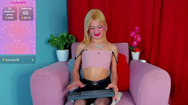 Snapshot of Samantha_Rolon chatting on February 2025 02:28:01 AM Samantha Rolon online show from February 2025 02:28:01 AM