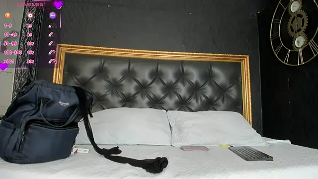 DalayMoore online show from November 2025 07:35:02 PM