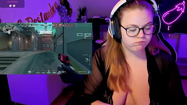 EveBaker04 online show from October 2025 01:12:02 PM