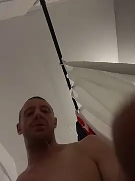 Snapshot of biggzee6 chatting on October 2025 04:42:01 AM biggzee6 online show from October 2025 04:42:01 AM