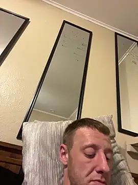 Snapshot of biggzee6 chatting on October 2025 05:31:02 AM biggzee6 online show from October 2025 05:31:02 AM