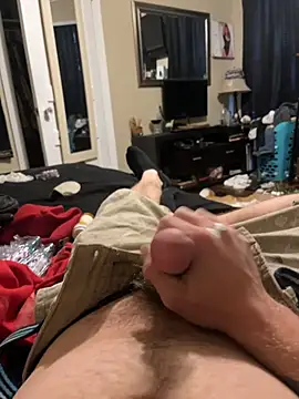 Snapshot of biggzee6 chatting on December 2025 10:14:01 PM biggzee6 online show from December 2025 10:14:01 PM