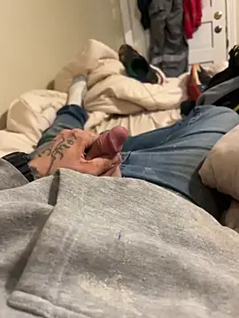 Snapshot of biggzee6 chatting on January 2026 11:21:01 PM biggzee6 online show from January 2026 11:21:01 PM