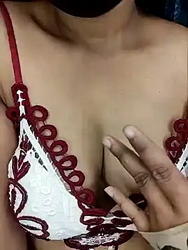 Snapshot of Love_Evaa chatting on January 2025 07:39:02 AM Love Evaa online show from January 2025 07:39:02 AM