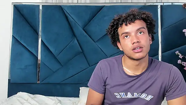 Snapshot of DanteAndKyle chatting on January 2025 03:10:01 PM DanteAndKyle online show from January 2025 03:10:01 PM