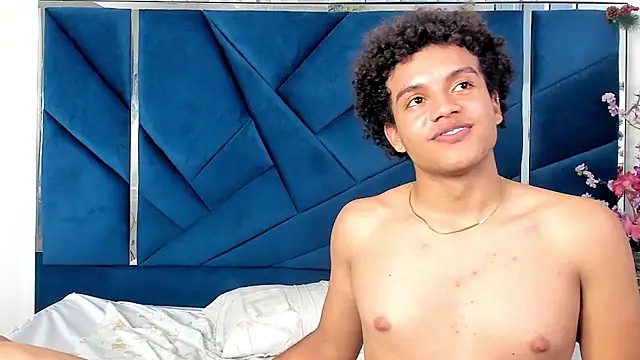 Snapshot of DanteAndKyle chatting on January 2025 06:35:01 PM DanteAndKyle online show from January 2025 06:35:01 PM