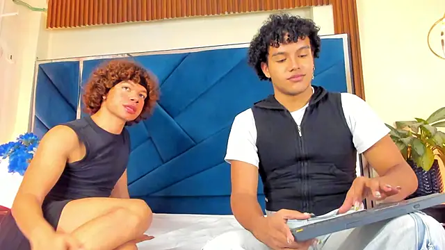 Snapshot of DanteAndKyle chatting on November 2025 10:43:01 PM DanteAndKyle online show from November 2025 10:43:01 PM