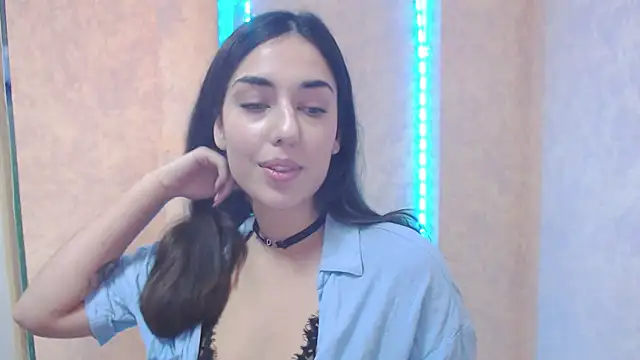Snapshot of Lovelllyy chatting on January 2025 10:22:01 AM Lovelllyy online show from January 2025 10:22:01 AM