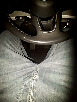 Nzino1983 online show from March 2026 06:01:01 PM