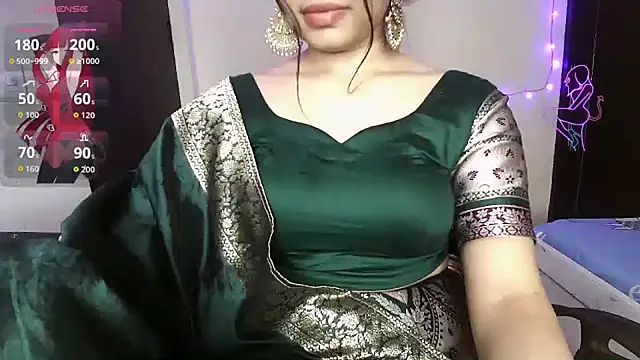 Snapshot of night_queen07 chatting on December 2025 06:57:02 PM night queen07 online show from December 2025 06:57:02 PM