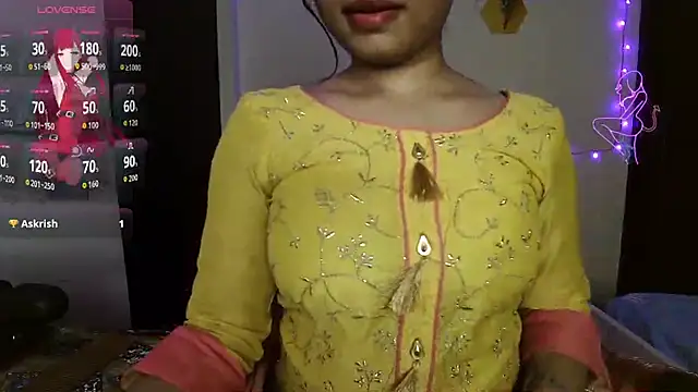 Snapshot of night_queen07 chatting on December 2025 06:47:02 PM night queen07 online show from December 2025 06:47:02 PM