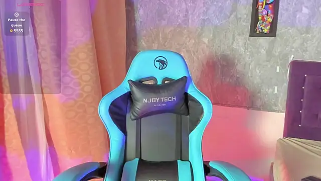 Lia little18 online show from February 2025 04:15:01 AM