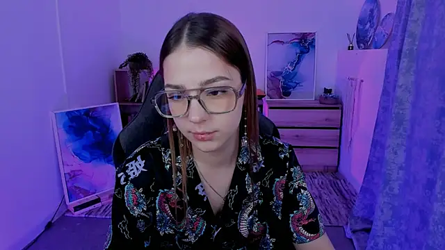 Snapshot of PamBeesly chatting on February 2025 08:11:02 AM PamBeesly online show from February 2025 08:11:02 AM