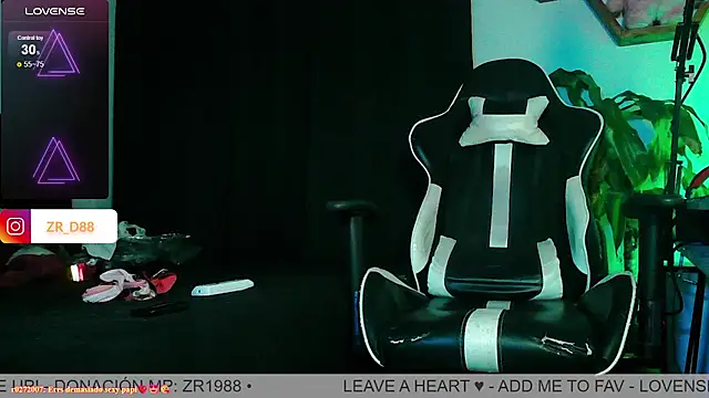 Snapshot of ZRD88 chatting on February 2025 08:07:01 AM ZRD88 online show from February 2025 08:07:01 AM