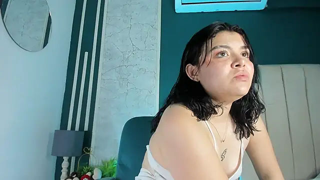 Zoe Cheshire online show from February 2025 03:42:01 AM