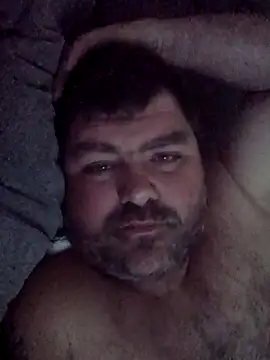 Rcraigue4 online show from November 2025 01:00:01 PM