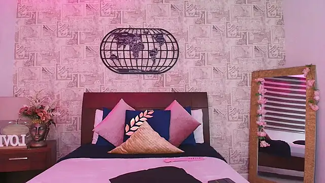 Bella Smiith  online show from October 2025 12:49:02 PM