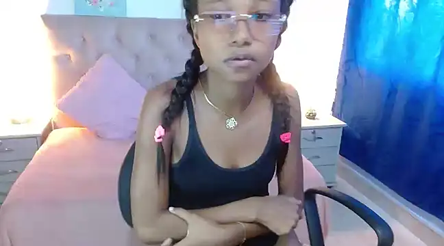 Snapshot of LITTLEDOLLHOT chatting on January 2025 08:54:01 PM LITTLEDOLLHOT online show from January 2025 08:54:01 PM