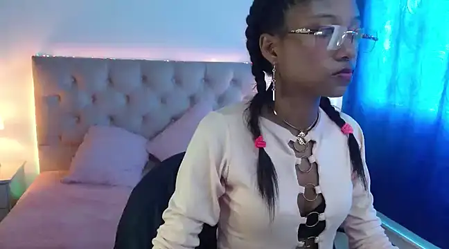 Snapshot of LITTLEDOLLHOT chatting on February 2025 05:09:01 PM LITTLEDOLLHOT online show from February 2025 05:09:01 PM