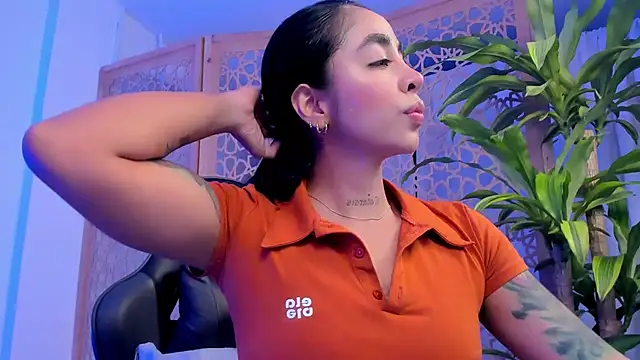 Snapshot of sophierooy22 chatting on January 2025 10:45:01 PM sophierooy22 online show from January 2025 10:45:01 PM