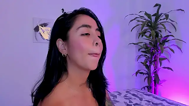 Snapshot of sophierooy22 chatting on March 2025 07:58:02 PM sophierooy22 online show from March 2025 07:58:02 PM