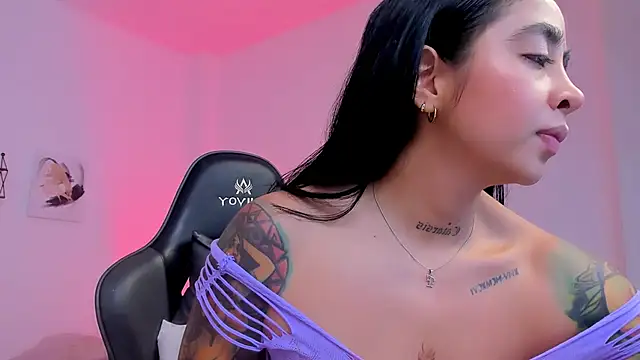 Snapshot of sophierooy22 chatting on September 2025 12:53:01 PM sophierooy22 online show from September 2025 12:53:01 PM