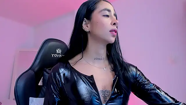 sophierooy22 online show from May 2026 03:50:01 PM