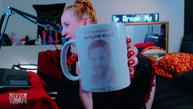 Snapshot of KittiePurry69 chatting on November 2025 09:31:02 PM KittiePurry69 online show from November 2025 09:31:02 PM