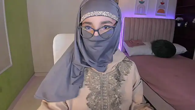 Snapshot of Ayha_khalaf chatting on March 2025 03:45:01 AM Ayha khalaf online show from March 2025 03:45:01 AM