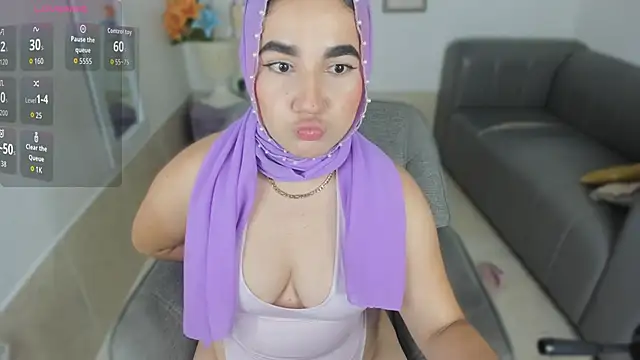 Snapshot of Ayha_khalaf chatting on November 2025 11:15:01 PM Ayha khalaf online show from November 2025 11:15:01 PM